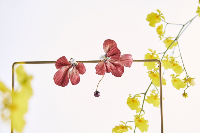 Yoyo series-Dancing orchid dry rose red - ต่างหู - หนังแท้ สึชมพู