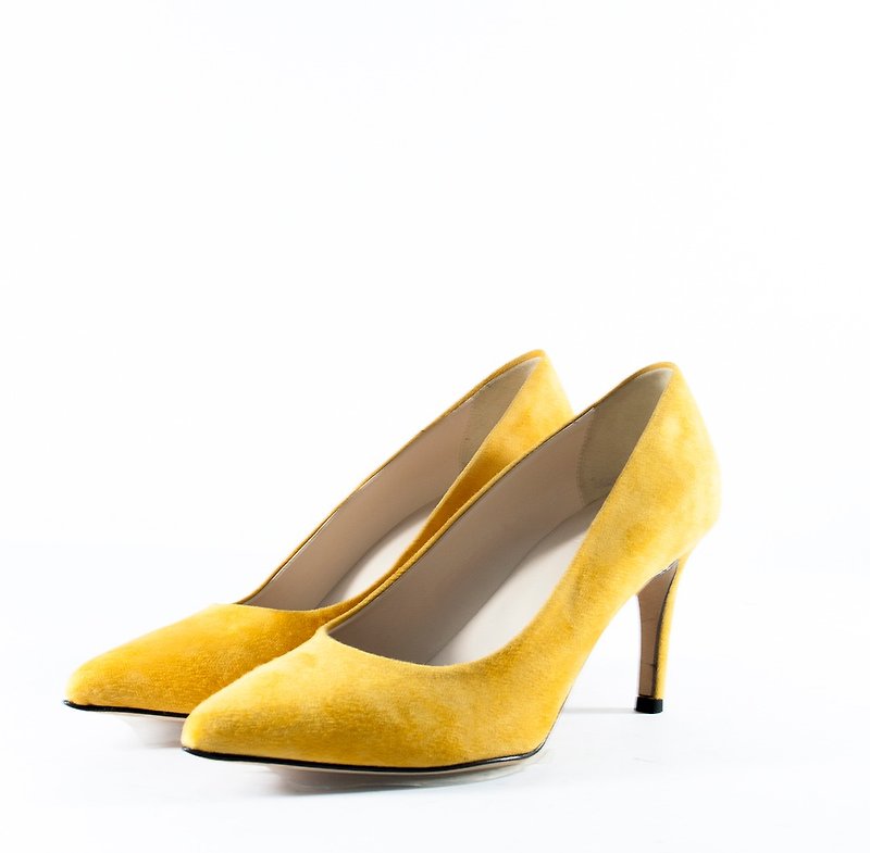 Women's Giallo Suede Pump - รองเท้าส้นสูง - หนังแท้ สีเหลือง
