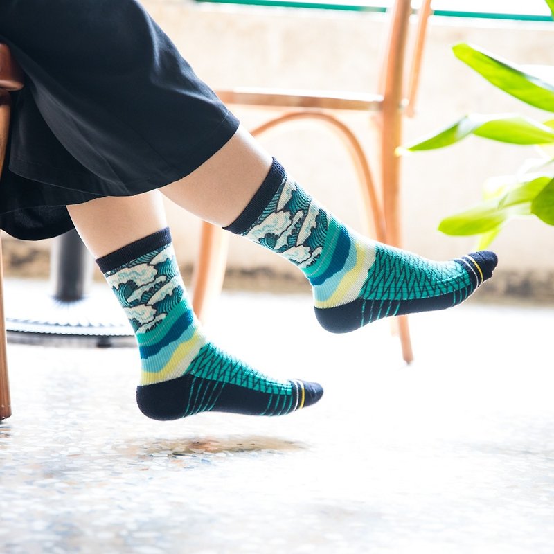 ผ้าฝ้าย/ผ้าลินิน ถุงเท้า สีเขียว - [Xiaochuang socks] Sea wave 2 Toyo Ukiyo-e sea wave Japanese-style stockings environmental protection socks white green