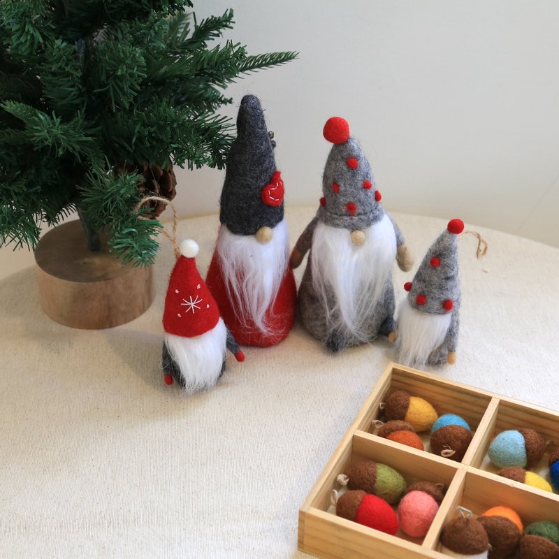 Christmas decorations-wool felt Christmas dwarf family Santa Claus - ของวางตกแต่ง - ขนแกะ หลากหลายสี