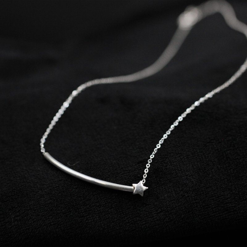 meteor. Sterling silver simple design smile elbow star necklace fine clavicle chain girl birthday gift - สร้อยคอ - เงินแท้ ขาว