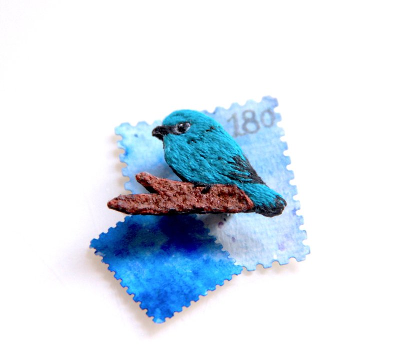 銅ブルーの蝶香港野鳥の刺繍ブローチ - ブローチ - 刺しゅう糸 ブルー