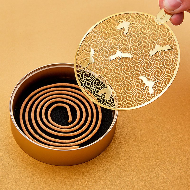 Modern metal incense box decorations in the palm of your hand home interior tea room bedroom room Zen room aromatherapy Laoshan sandalwood - Fragrances - Other Materials Gold