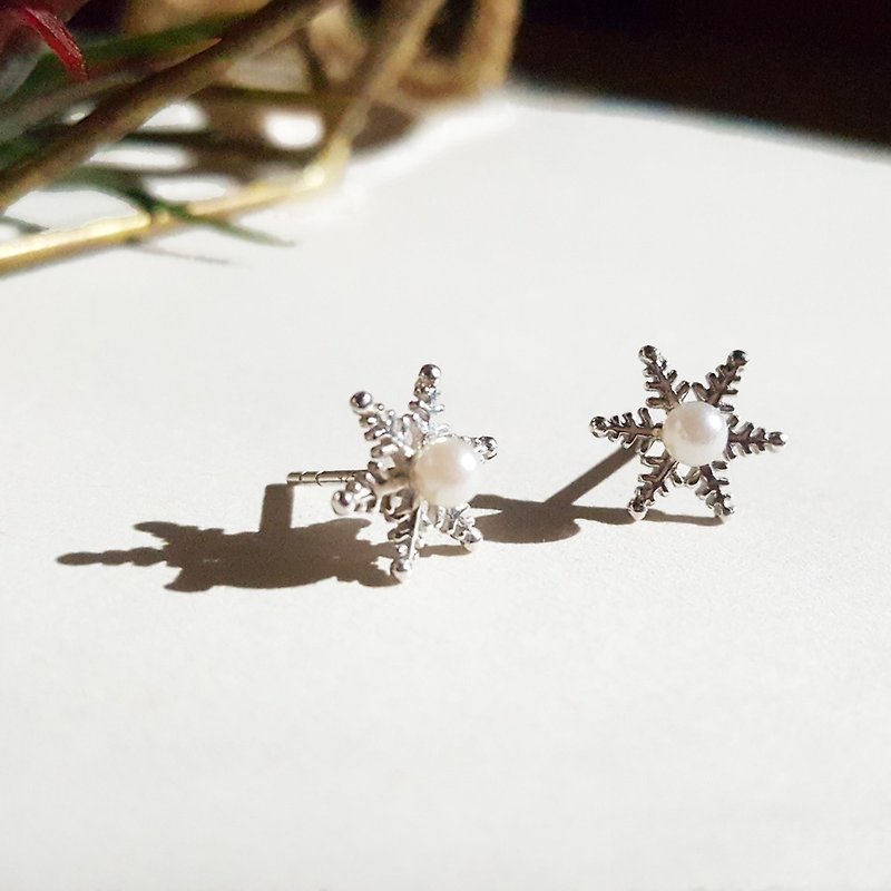 Last Piece - Natural Japanese Baby Akoya Light Rose Pink Mini Small Pearl Snowflake Sterling Silver Earrings - Earrings & Clip-ons - Pearl White