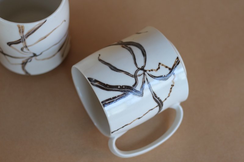 Sparse shadows and slanting - large mug - Mugs - Porcelain White