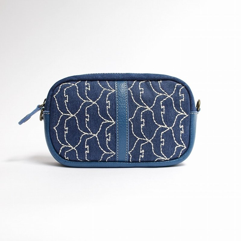 Migratory bird embroidery / shoulder pouch - กระเป๋าเครื่องสำอาง - ผ้าฝ้าย/ผ้าลินิน สีน้ำเงิน