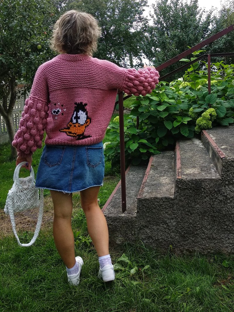 Daffy Duck cardigan, Embroidered oversized cardigan, Bubble sleeve cardigan - สเวตเตอร์ผู้หญิง - ขนแกะ 