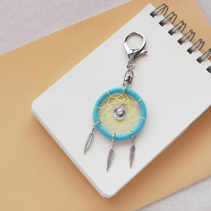 Shell Fairy Tale II丨Gift Handwoven Dreamcatcher Keychain Charm-Shiny Blue - ที่ห้อยกุญแจ - วัสดุอื่นๆ สีน้ำเงิน