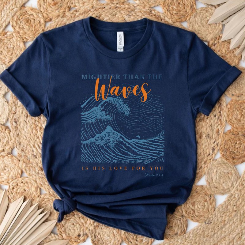 Mightier Than The Waves blue wave Bible verse gospel unisex crop top - เสื้อยืดผู้หญิง - ผ้าฝ้าย/ผ้าลินิน ขาว