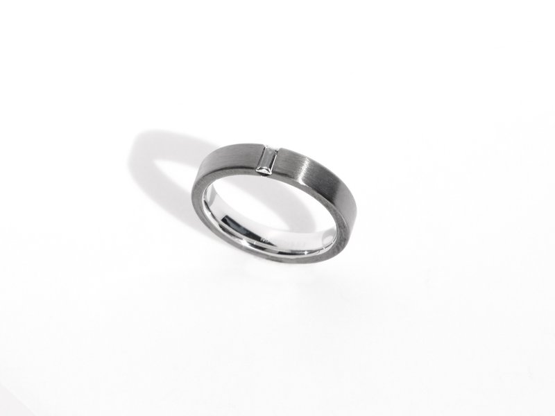 The Minimalist Baguette Ring | Grey | Engravable - แหวนทั่วไป - สแตนเลส สีเทา