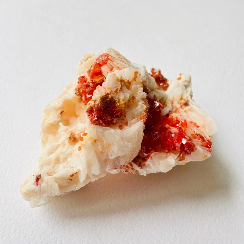 Red vanadite and Stone Silver 1 raw stone ore standard crystal productivity improvement focus on creation and creativity - Items for Display - Other Materials Multicolor