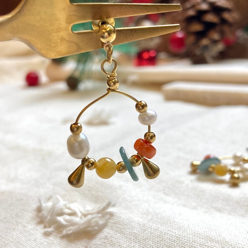 Laolin Groceries | Colorful wreath earrings (needle type/clip type) - ต่างหู - ทองแดงทองเหลือง สีทอง