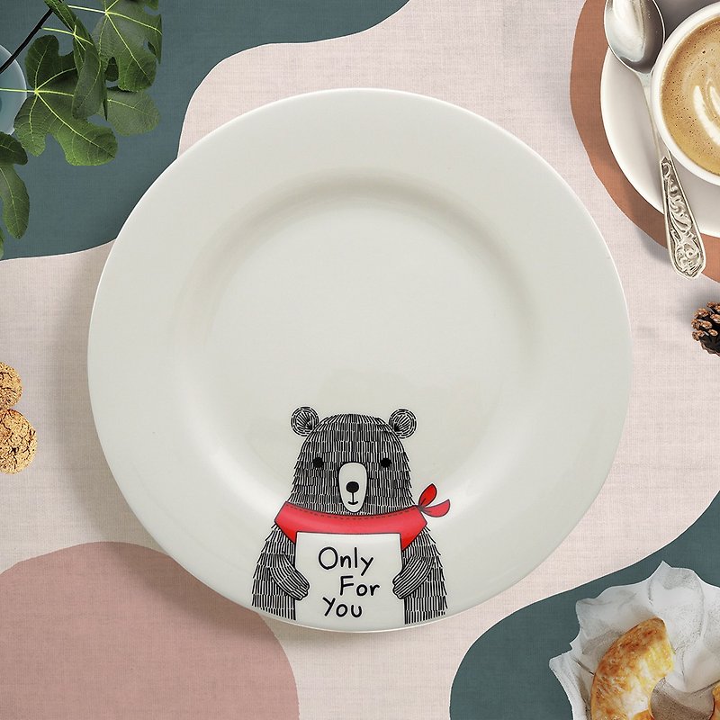 Hungry Bear no 5 : only for you (8 inch plate) - จานและถาด - เครื่องลายคราม ขาว