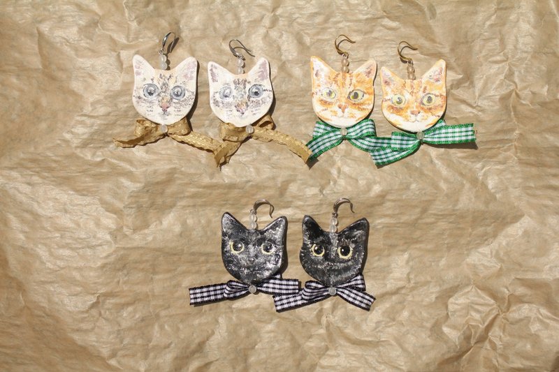 Cat with a bow tie handmade earrings - ต่างหู - ดินเหนียว หลากหลายสี