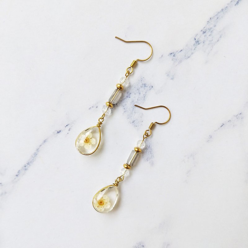 - Un Jess Cadeau - Flower Moon Moon Crystal Pendant Brass Handmade Earrings - ต่างหู - โลหะ สีทอง