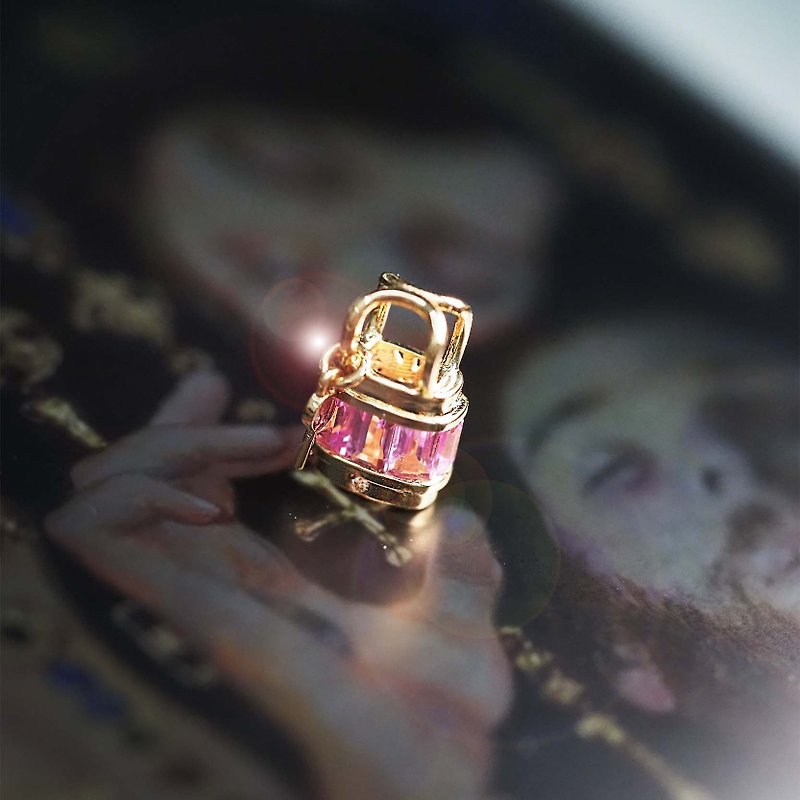 Meraki Padlock Charm and Necklace | 鎖扣吊飾 |18K 黃金 - 項鍊 - 貴金屬 金色