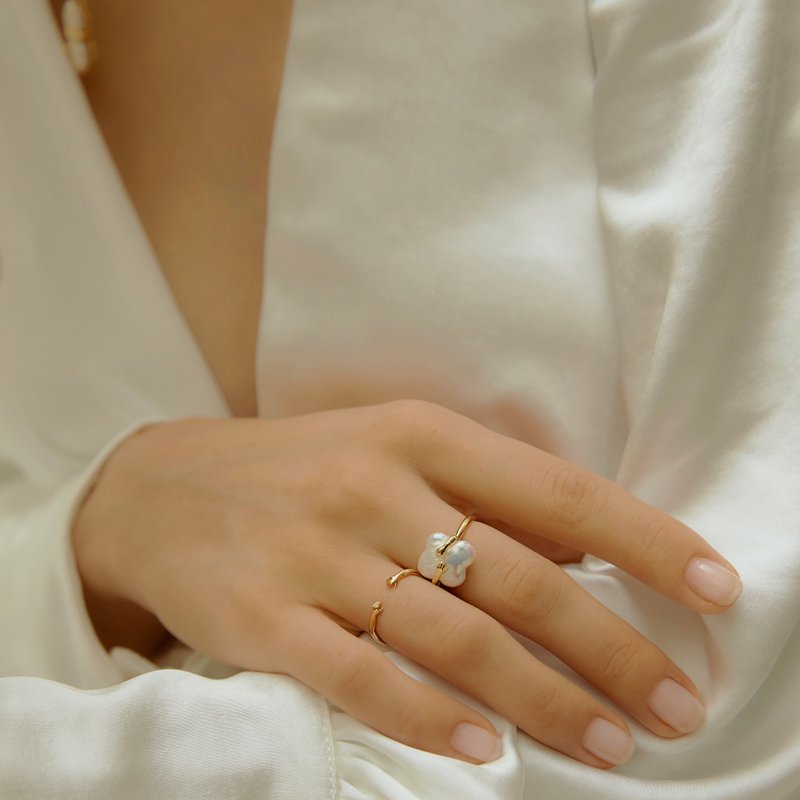 baby hug pearl ring - แหวนทั่วไป - เงินแท้ สีทอง