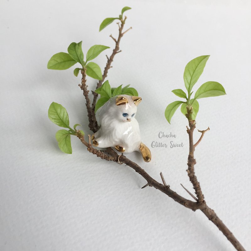 lovely white cat - Tiny animal figurine - เซรามิก - ดินเผา ขาว