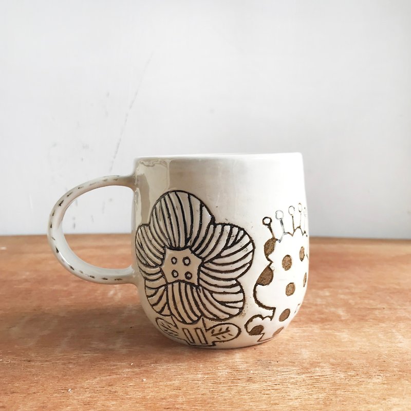 花花 刻線 白 刻 陶 咖啡杯 手把杯 - 茶壺/茶杯/茶具 - 陶 白色