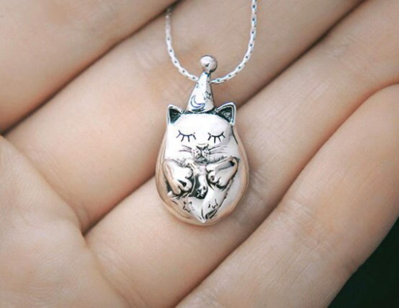 Sleep Cat Pendant - สร้อยคอ - เงินแท้ สีเงิน