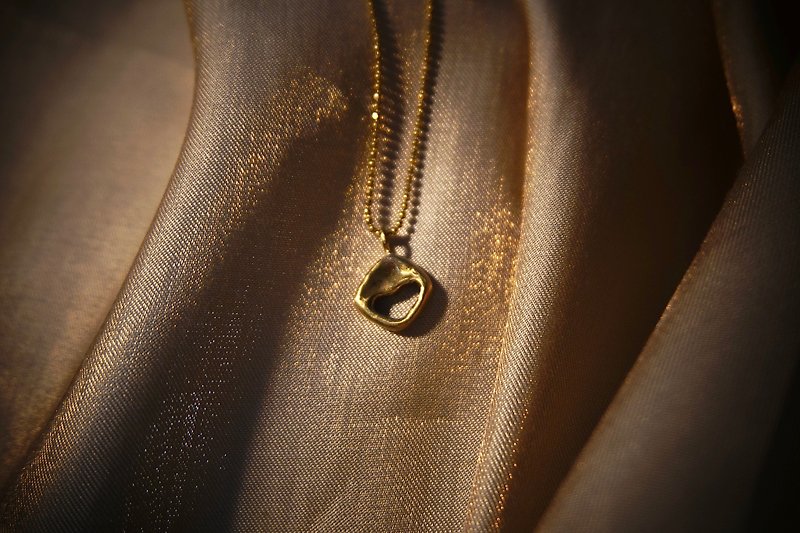 Handmade metalwork I Bronze hollow square clavicle chain - สร้อยคอทรง Collar - ทองแดงทองเหลือง สีทอง