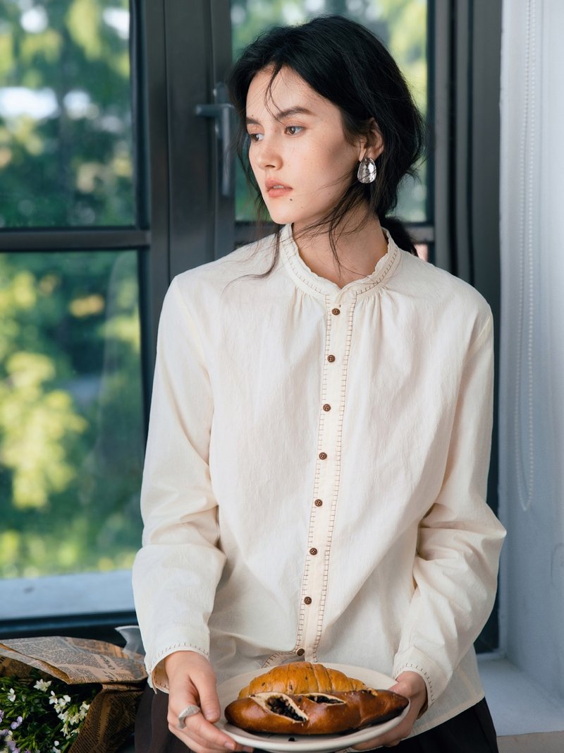 Creamy Beige Afternoon French Literary Cotton Dark Jacquard Shirt Contrast Color Embossing Stand Collar Shirt - เสื้อเชิ้ตผู้หญิง - ผ้าฝ้าย/ผ้าลินิน สีเหลือง