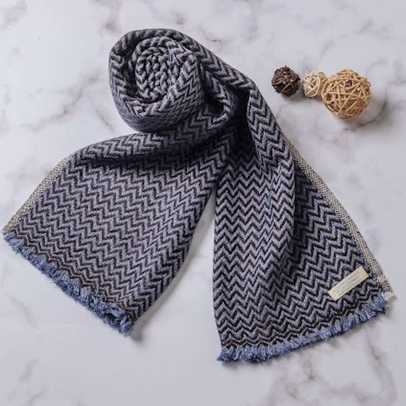 [Narrow version] Cashmere wool scarf blue small gable pattern neck circumference hand-woven - Knit Scarves & Wraps - Wool Blue