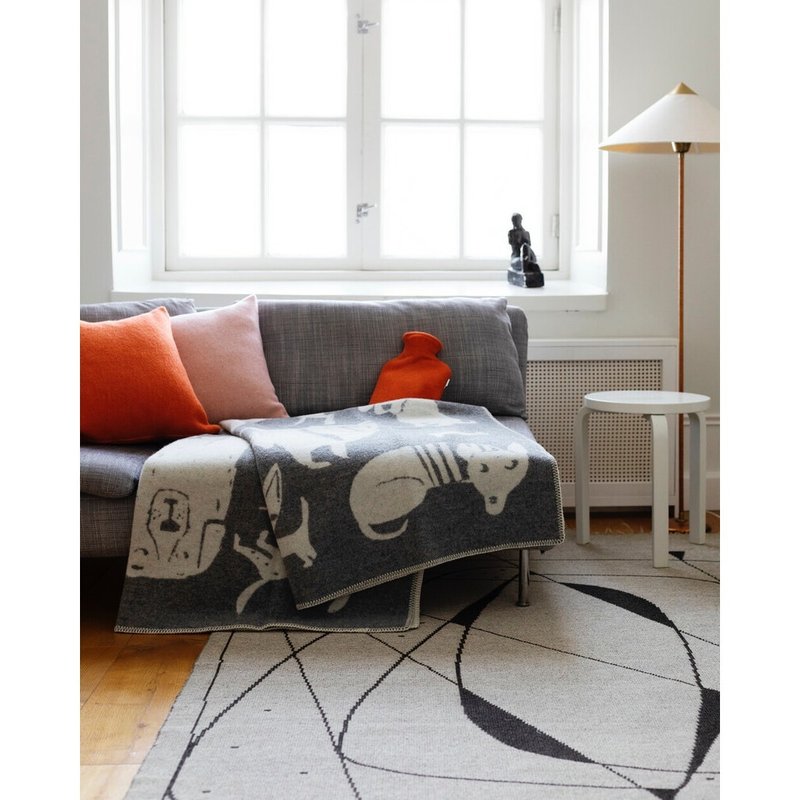 MATTI PIKKUJÄMSÄ collaboration wool blanket (dog gathering gray/large) - ผ้าห่ม - ขนแกะ สีเทา