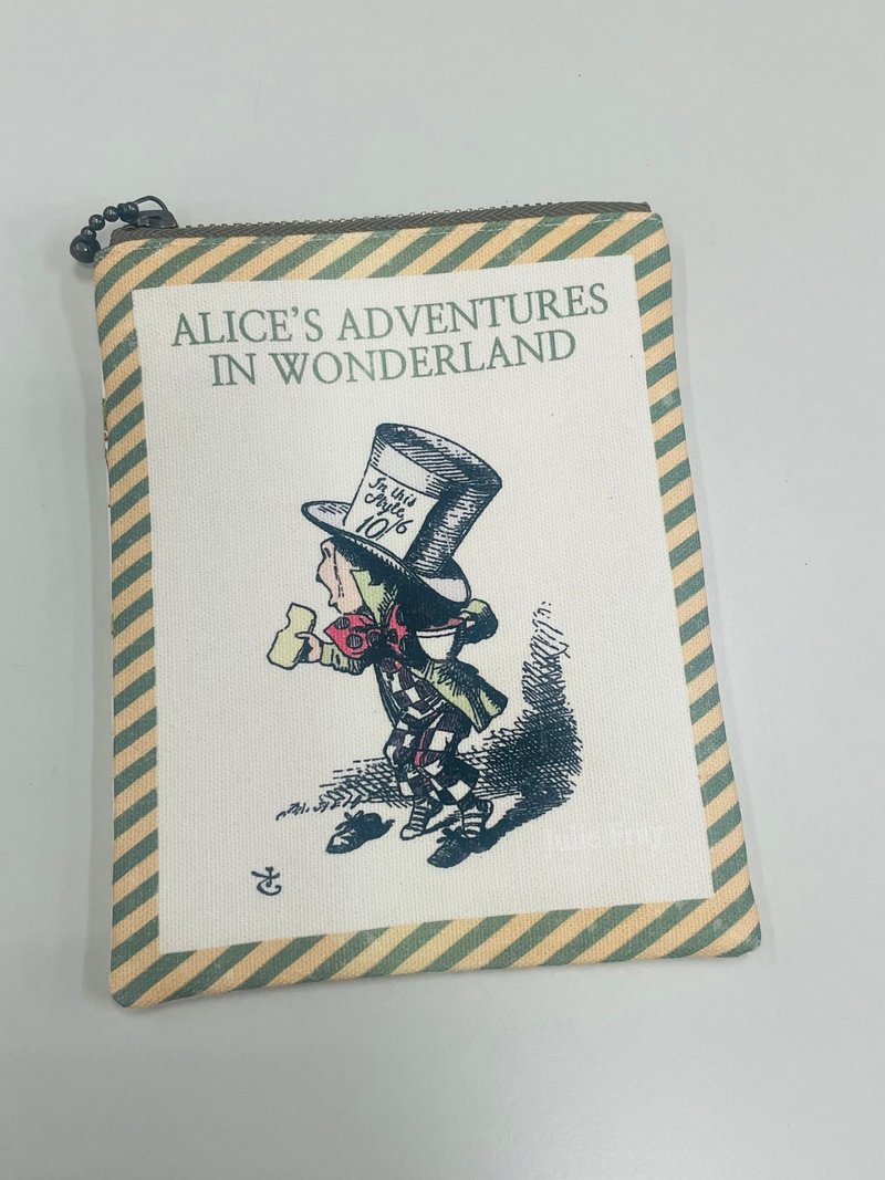 In stock-Alice in Wonderland-Crazy Hatter-Small bag-Only one in stock - กระเป๋าเครื่องสำอาง - ผ้าฝ้าย/ผ้าลินิน สีเขียว