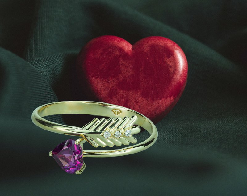 14k gold ring with heart garnet - heart and arrow gold ring - 戒指 - 貴金屬 金色