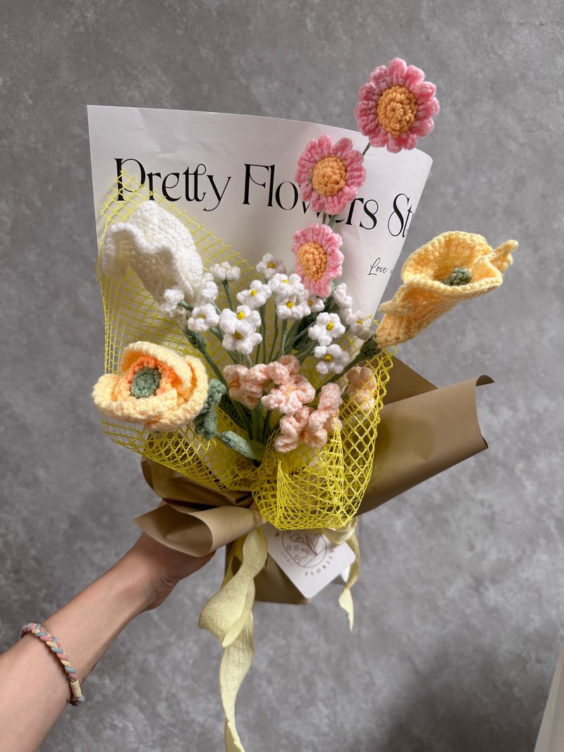 Knitted bouquet of 5 flowers_yellow and white calla lily bouquet_includes white window bag - ช่อดอกไม้แห้ง - ผ้าฝ้าย/ผ้าลินิน สีเหลือง