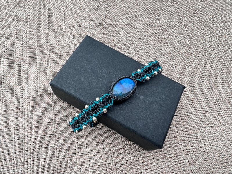 231012 Macrame South American Wax wire labradorite bracelet - สร้อยข้อมือ - เครื่องประดับพลอย สีน้ำเงิน