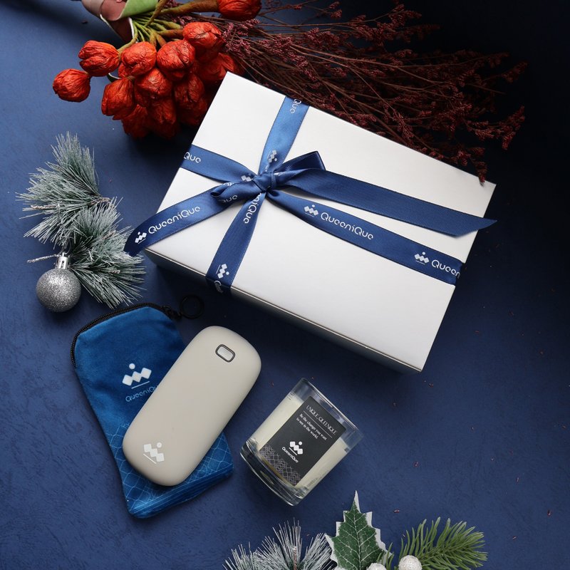 【QueeniQue】 Winter's Faint Glow Gift Box - Scented Candle × Hand Warmer / Christmas Gift - เทียน/เชิงเทียน - วัสดุอื่นๆ 