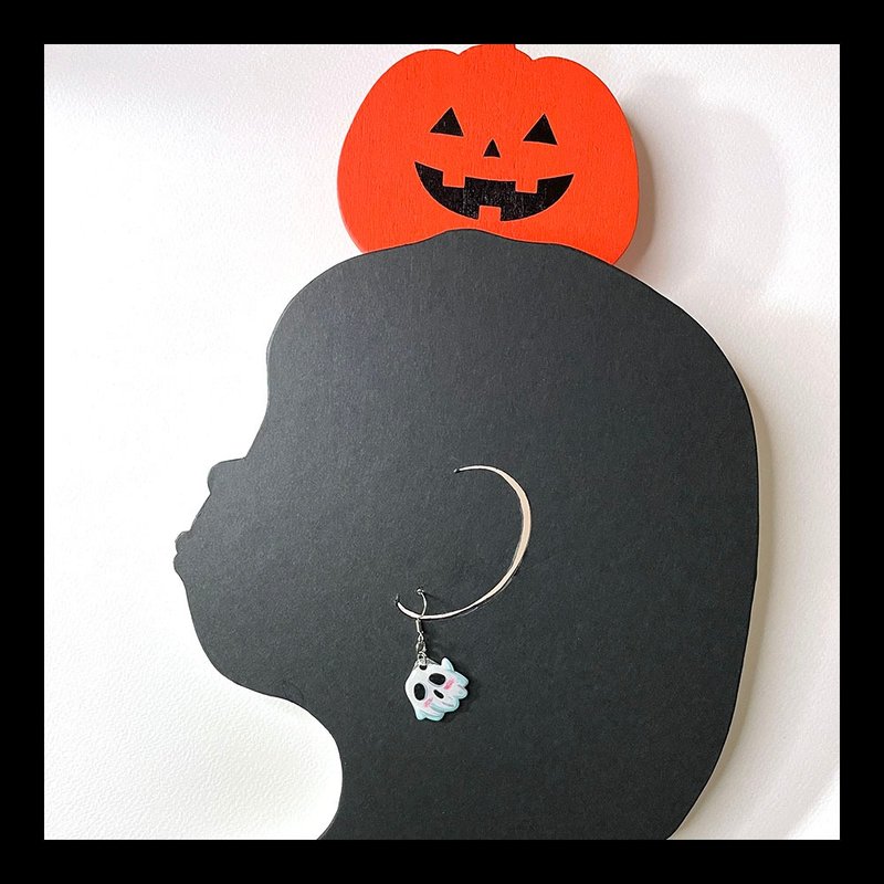 Halloween accessories witch hat ghost hand-painted hand-made earrings - ต่างหู - พลาสติก ขาว