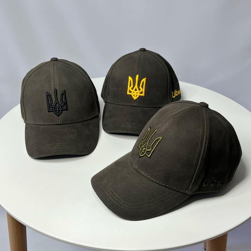 Stylish Ukraine Hat with Embroidered Trident | Ukrainian Design - หมวก - ผ้าฝ้าย/ผ้าลินิน สีกากี