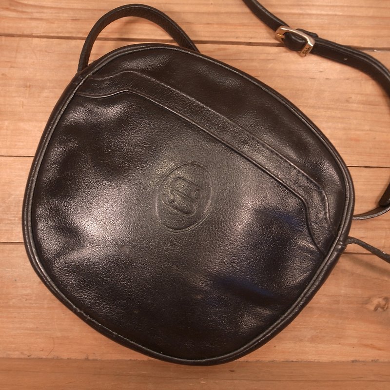 Old bone Sabrina leather side backpack Vintage - กระเป๋าแมสเซนเจอร์ - หนังแท้ สีดำ
