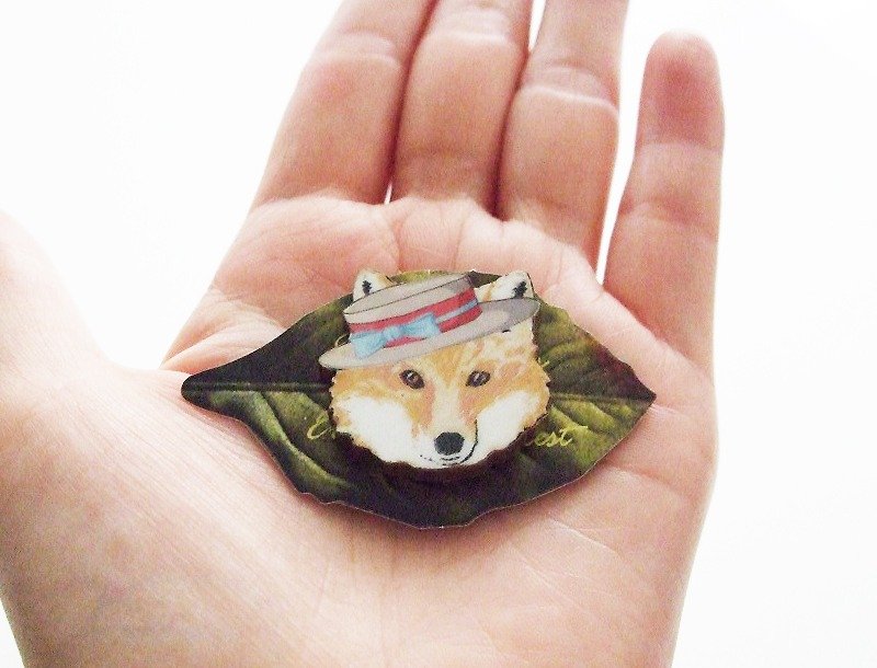 Hat fox brooch - ブローチ - 木製 カーキ
