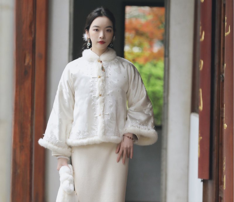 Yurongxue New Chinese Retro Cheongsam Double-breasted Versatile Cotton Jacket - อื่นๆ - วัสดุอื่นๆ ขาว