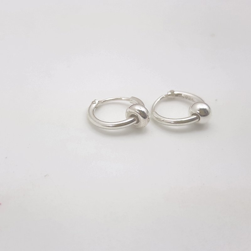E13-925 sterling silver small earrings (1 pair) - ต่างหู - เงินแท้ สีเงิน