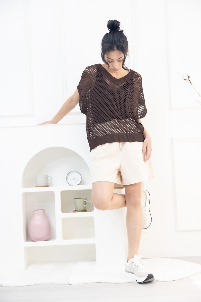Hollow mesh three-quarter sleeve knitted top - เสื้อกั๊กผู้หญิง - ไฟเบอร์อื่นๆ สีดำ