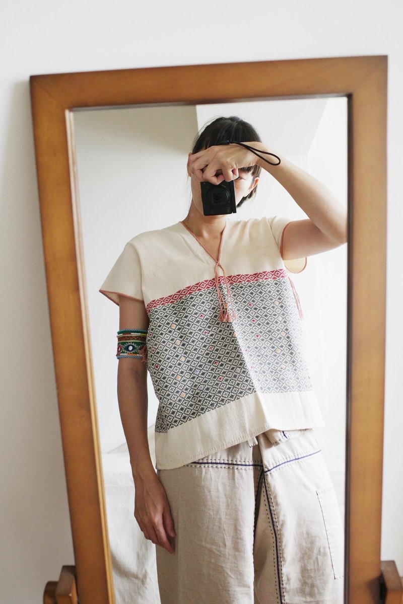 Karen shirt, a hand-woven fabric hand-embroidered natural dyed top from the Karen ethnic group in northern Thailand. - เสื้อผู้หญิง - ผ้าฝ้าย/ผ้าลินิน 