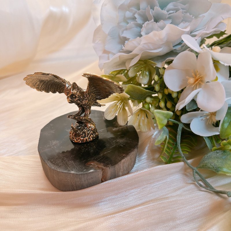 Desktop healing trinket Bronze spread-winged owl - Items for Display - Copper & Brass 