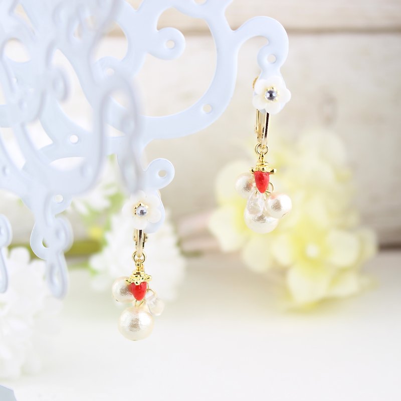 イチゴとお花のパールピアス - 耳環/耳夾 - 黏土 紅色