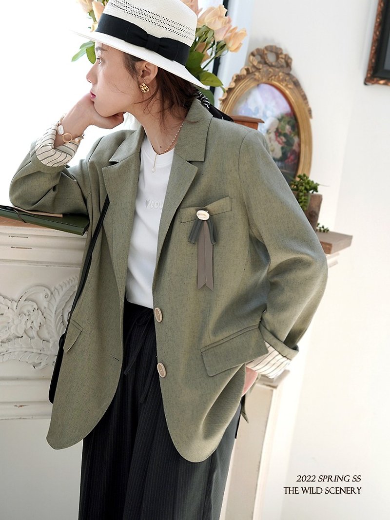 Light Army Green French Retro Mint Green Lapel Suit Literary Japanese Commuter Breasted Jacket with Brooch - เสื้อแจ็คเก็ต - เส้นใยสังเคราะห์ สีเขียว