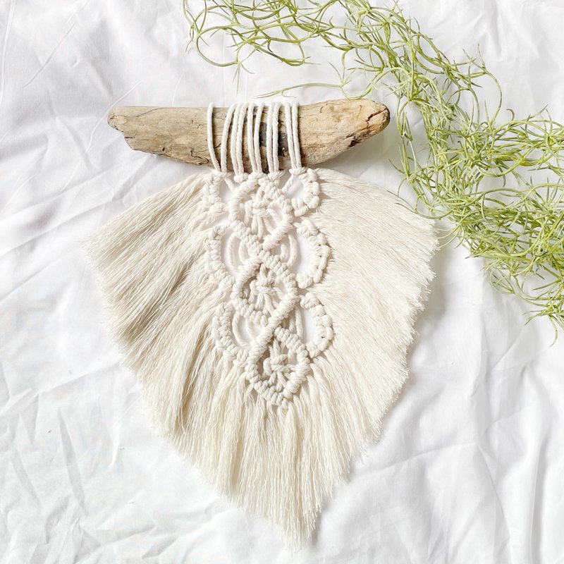 漂流木編織小掛毯【Macrame Wall Hanging】 - 擺飾/家飾品 - 棉．麻 