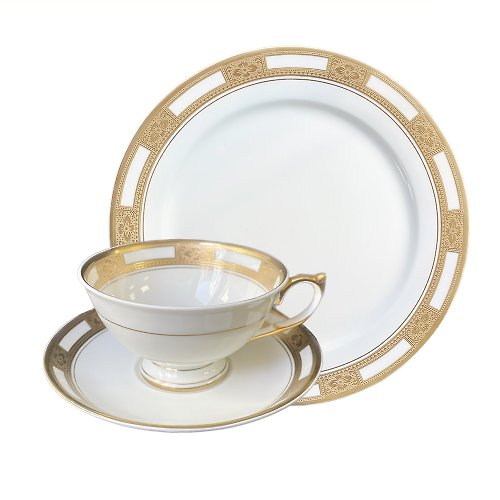 Belleek Taiwan 台灣總代理 英國Aynsley 女王系列 骨瓷真金浮雕杯盤組+餐盤20cm