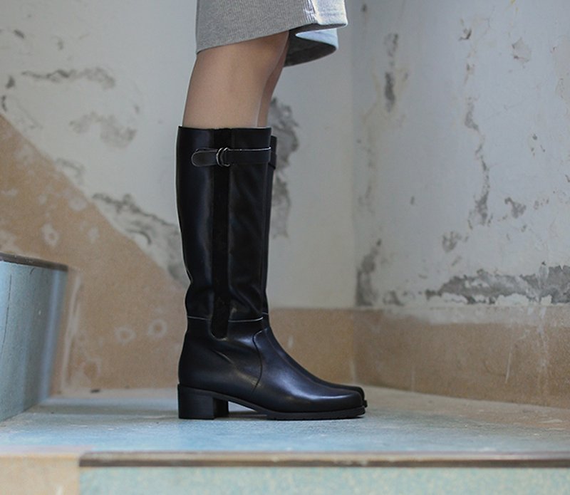 College knee leather boots vintage dark lace - รองเท้าบูทยาวผู้หญิง - หนังแท้ สีดำ