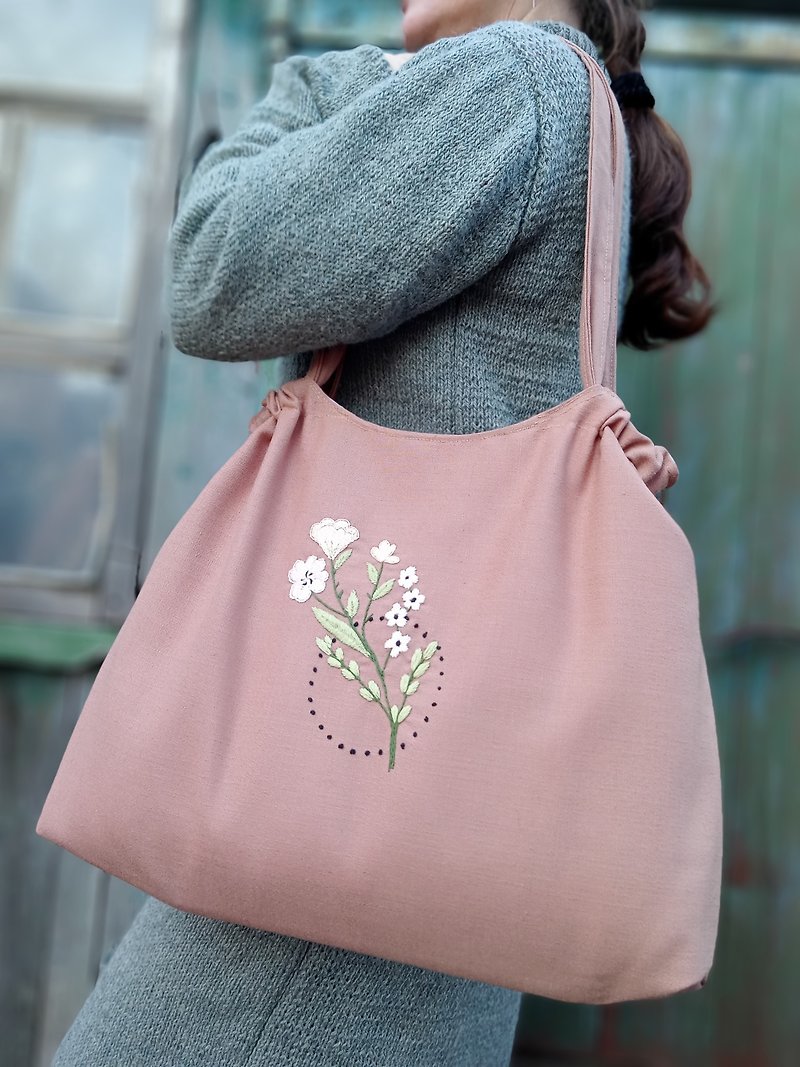 large beige bag with embroidered flowers - 手提包/手提袋 - 棉．麻 咖啡色