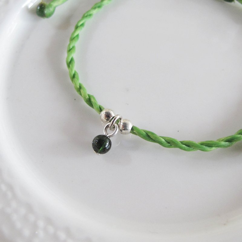 Big staff Taipa [manual silver] green tourmaline × natural paraffin rope bracelet green green - สร้อยข้อมือ - เครื่องเพชรพลอย สีเขียว