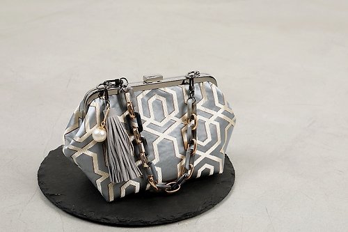 SENZADITE Maze -Silver- frame clutch pouch